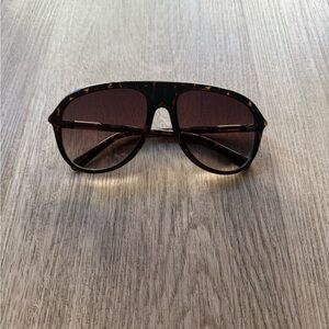 quay australia chart topper brown tortoise oversized aviator shield sunglasses